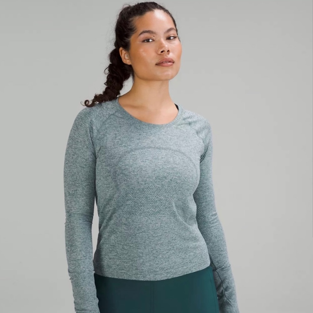 Lululemon Swiftly Tech Long Sleeve Shirt 2.0 in Race Length